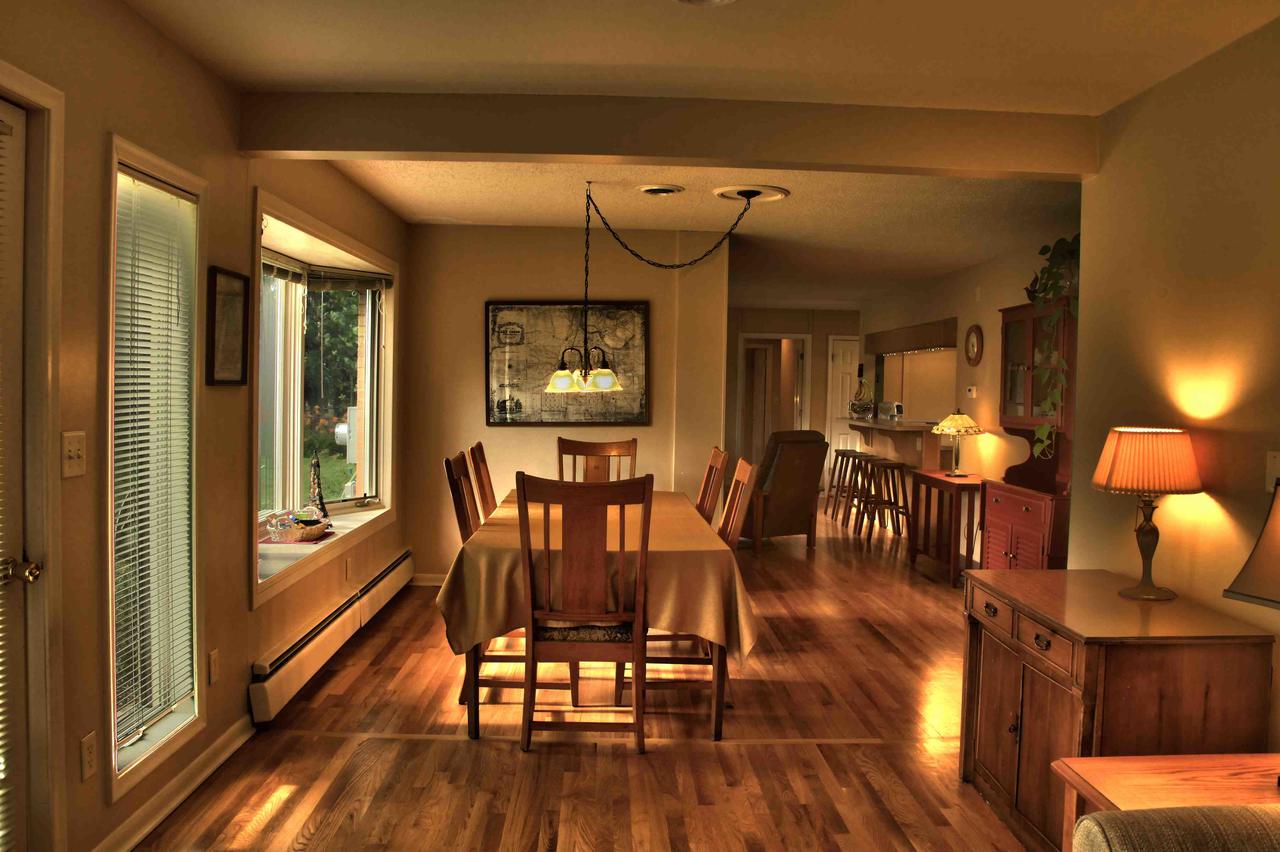 Geaux House! .75 Mile Walk To Big House. W/ BBall Court - thumb 8