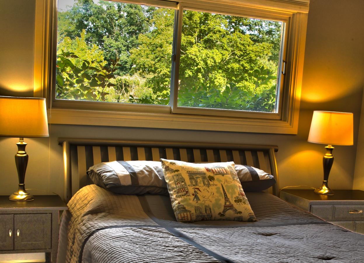 Geaux House! .75 Mile Walk To Big House. W/ BBall Court - thumb 6