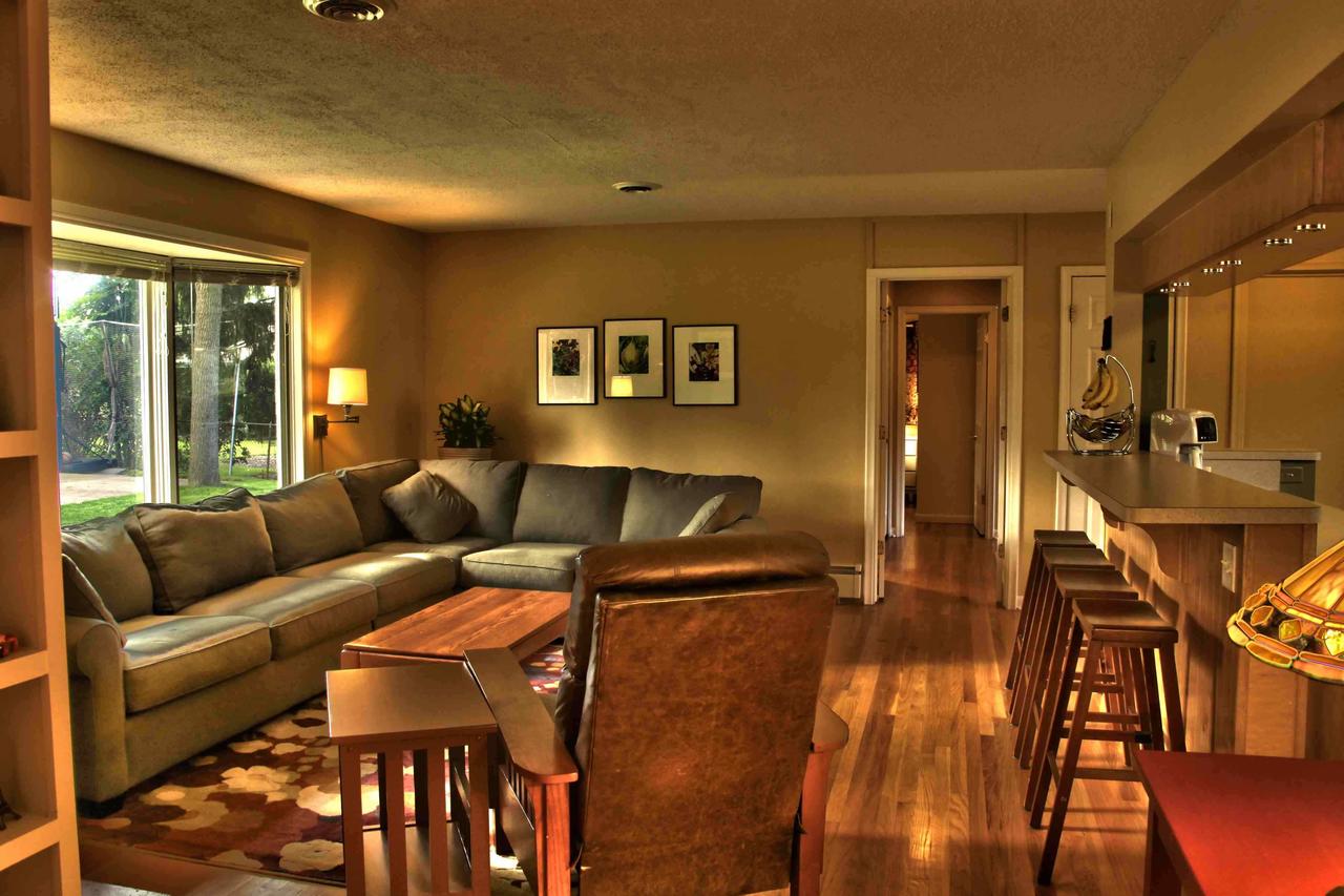 Geaux House! .75 Mile Walk To Big House. W/ BBall Court - thumb 13