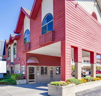 Super 8 by Wyndham Mackinaw City/Beachfront Area - Accommodation Michigan