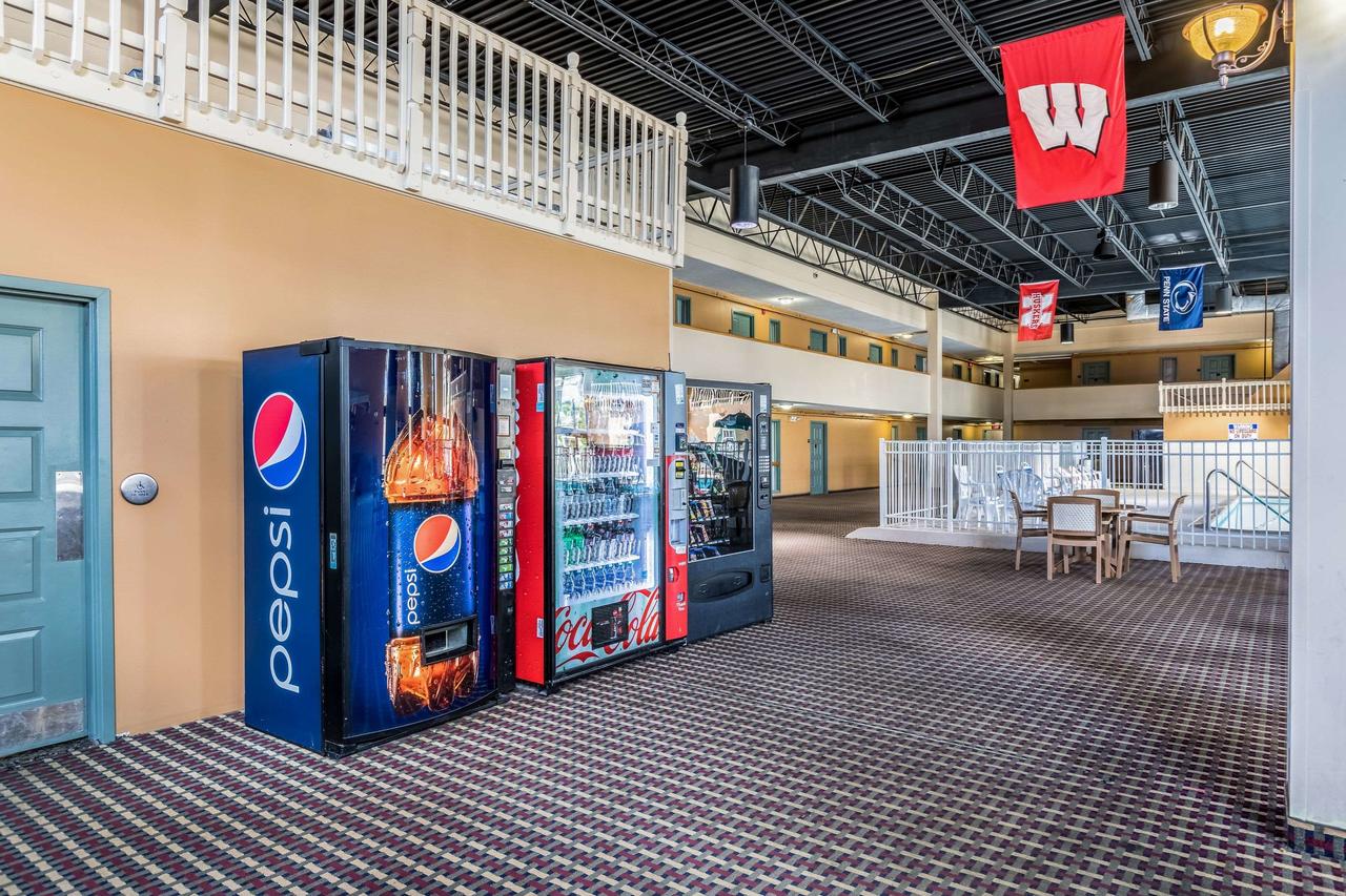 Quality Inn University Lansing - thumb 22