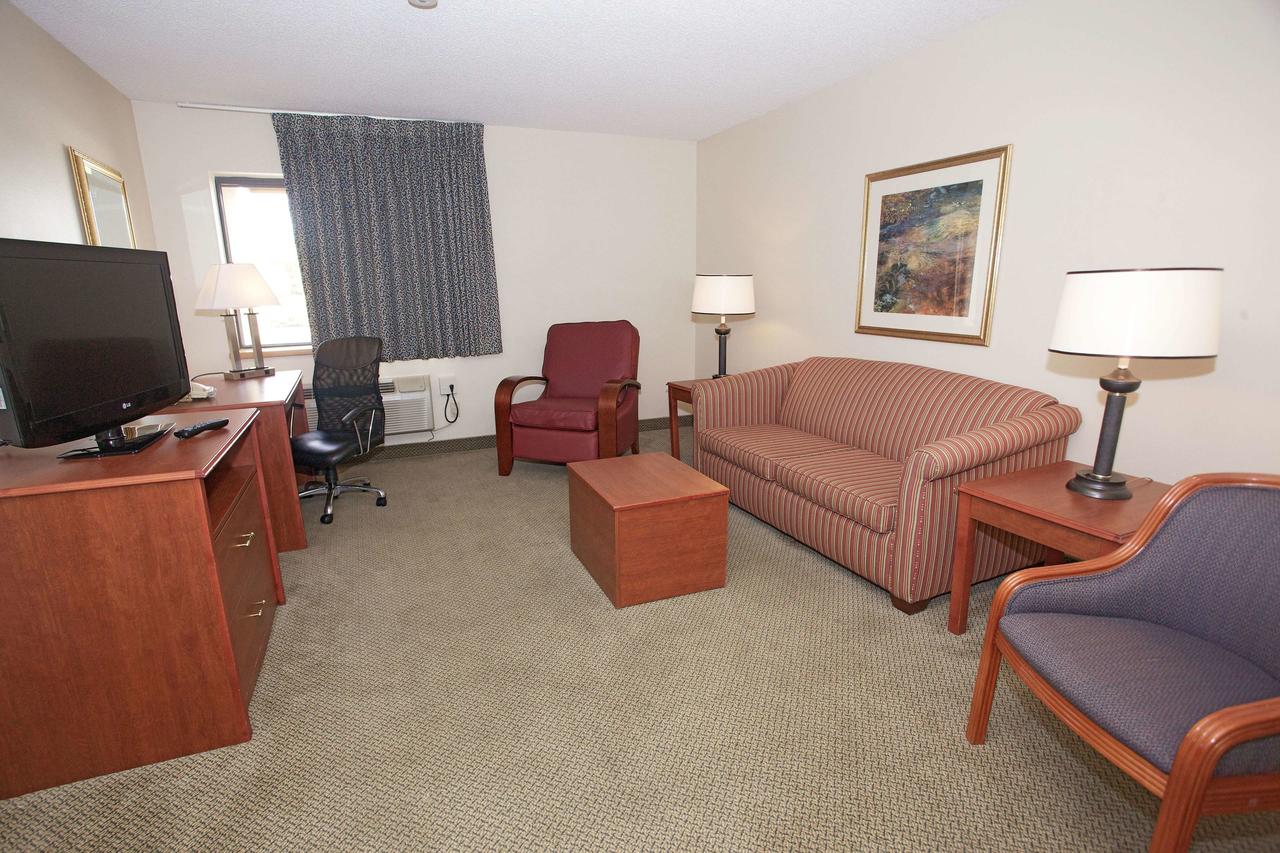 La Quinta Inn By Wyndham Detroit Southgate - thumb 1