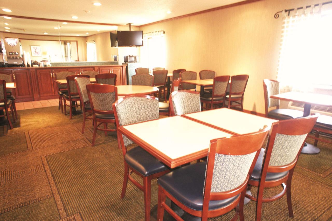 La Quinta Inn By Wyndham Detroit Southgate - thumb 6