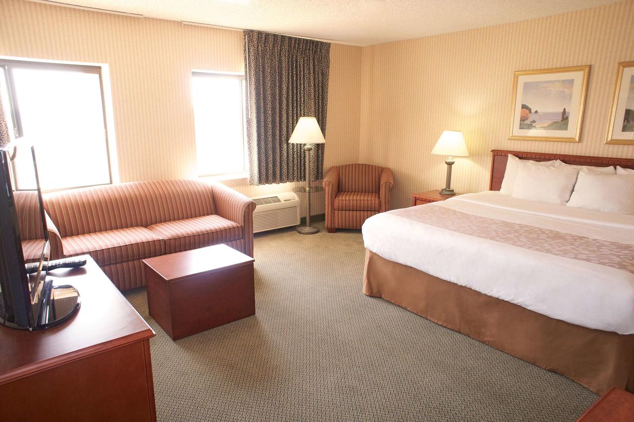 La Quinta Inn By Wyndham Detroit Southgate - thumb 2