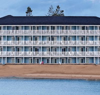 Fairview Beachfront Inn  Waterpark - Accommodation Michigan