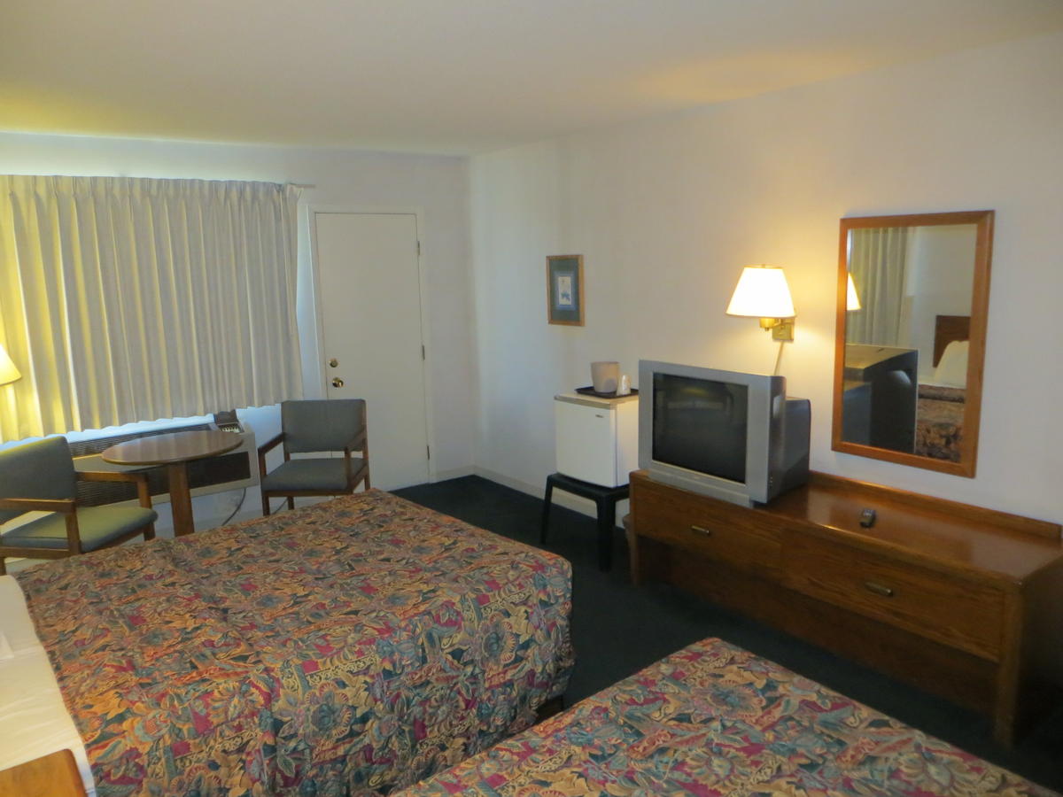 Waterfront Inn Mackinaw City - thumb 15