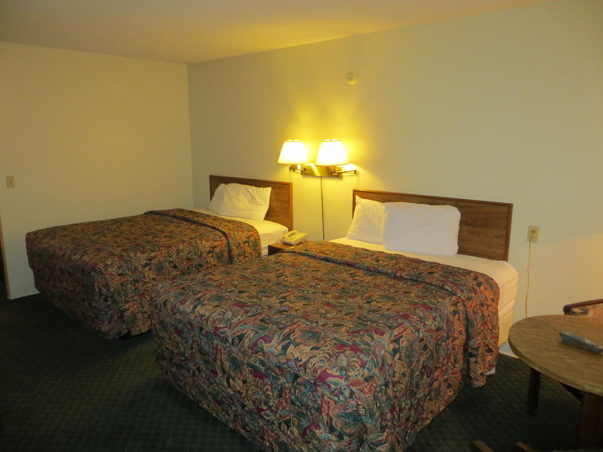 Waterfront Inn Mackinaw City - thumb 12