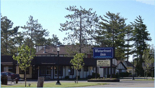Waterfront Inn Mackinaw City - thumb 1