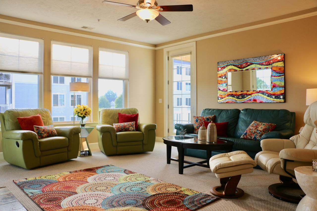 Lakeside Escape - thumb 0