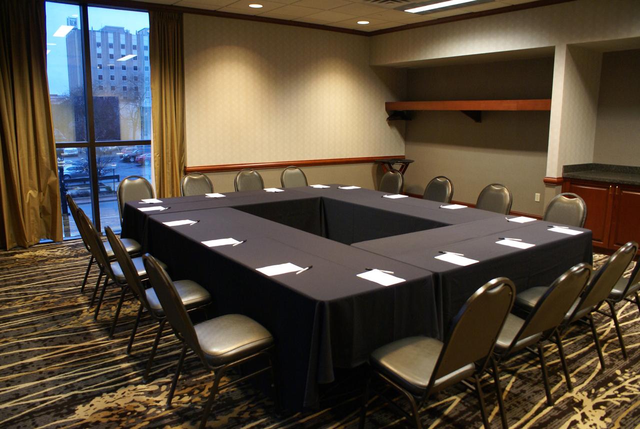 Radisson Hotel Lansing At The Capitol - thumb 24