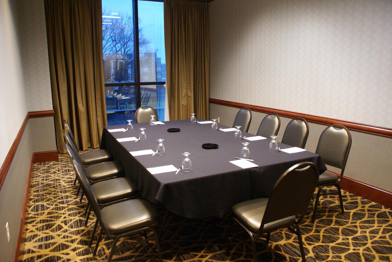 Radisson Hotel Lansing At The Capitol - thumb 25