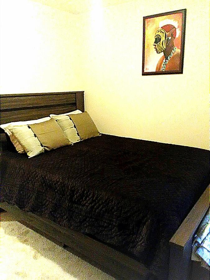 Custom-Built Home In The Heart Of Depot Town - thumb 10