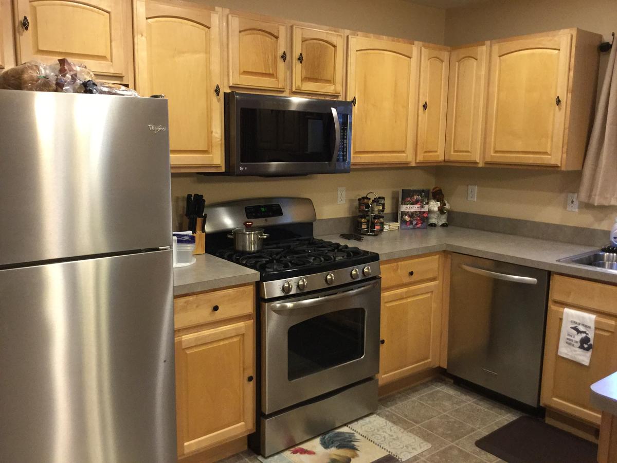 Custom-Built Home In The Heart Of Depot Town - thumb 12