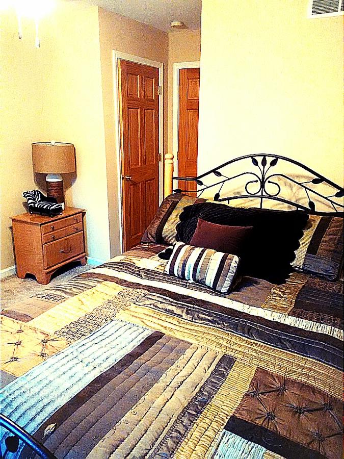 Custom-Built Home In The Heart Of Depot Town - thumb 9