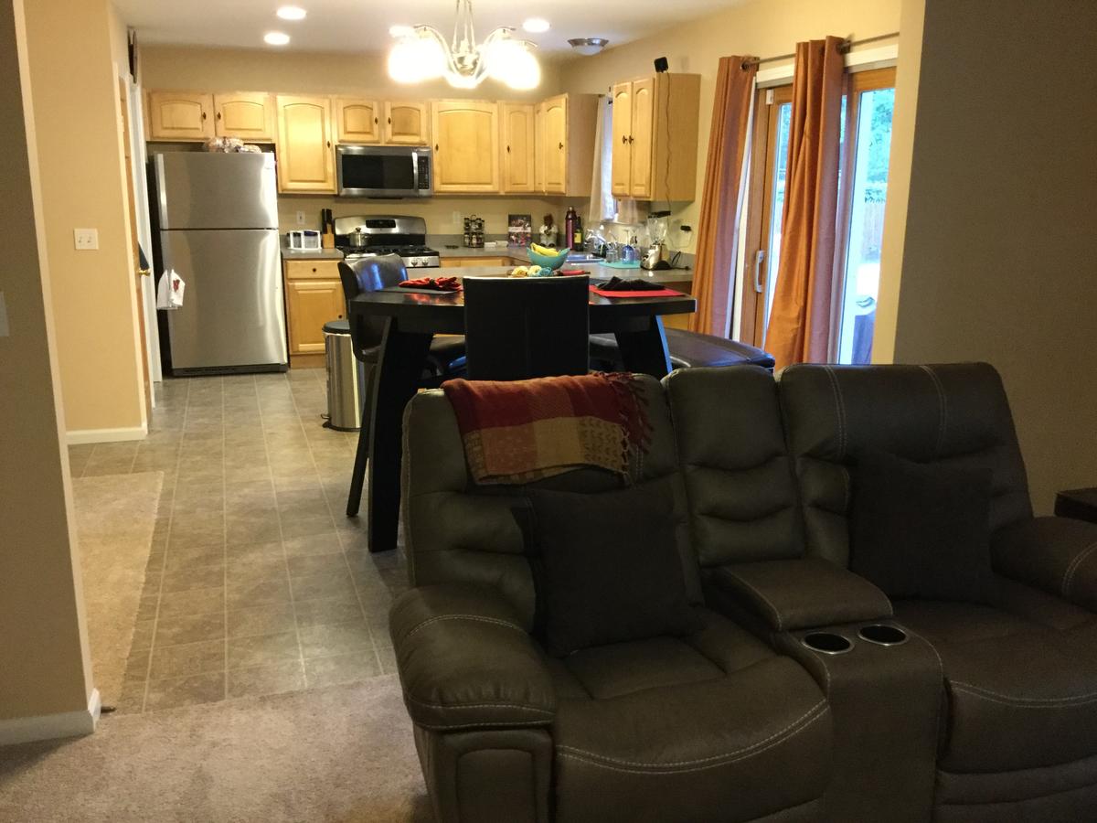 Custom-Built Home In The Heart Of Depot Town - thumb 14