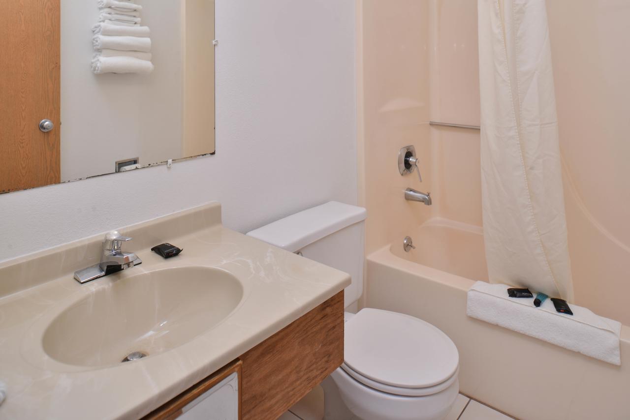 Americas Best Value Inn & Suites-Birch Run - thumb 12