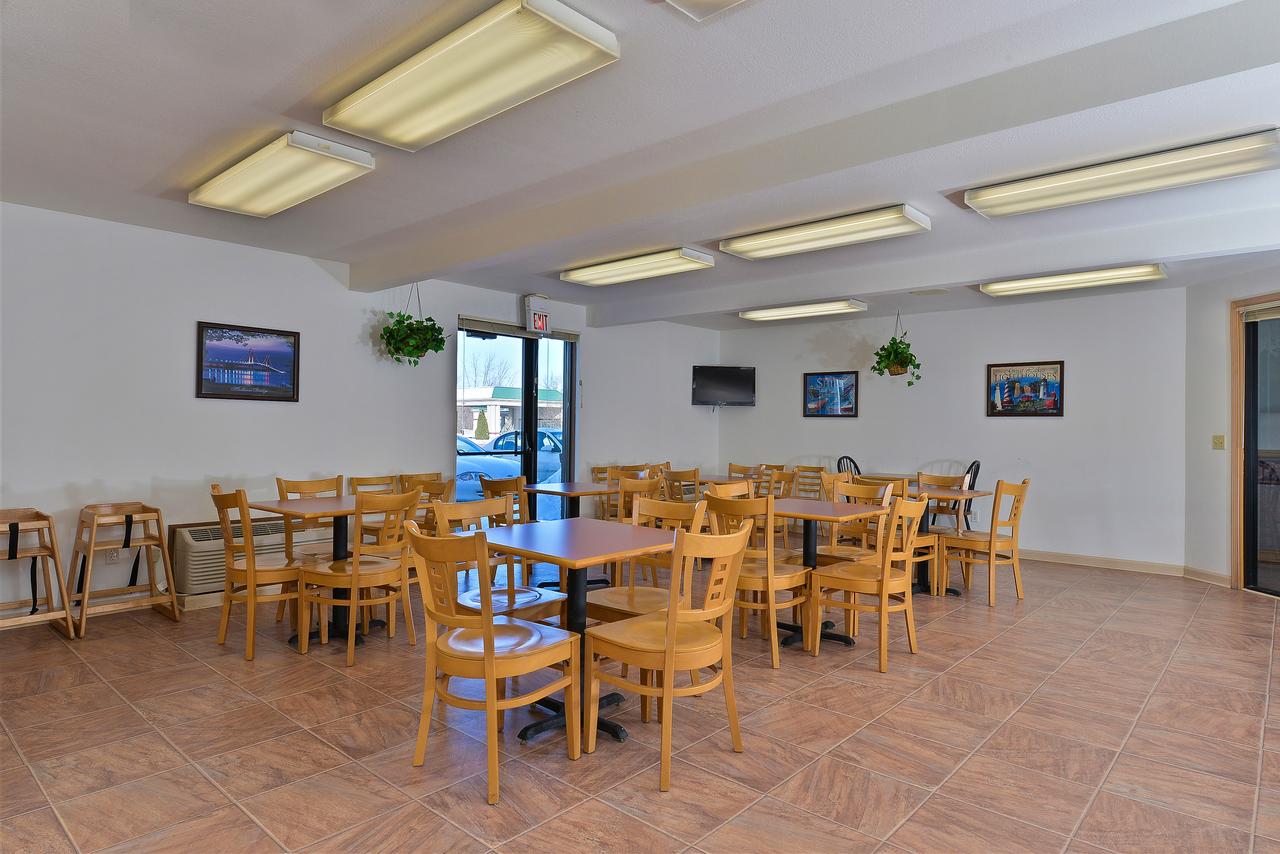 Americas Best Value Inn & Suites-Birch Run - thumb 4