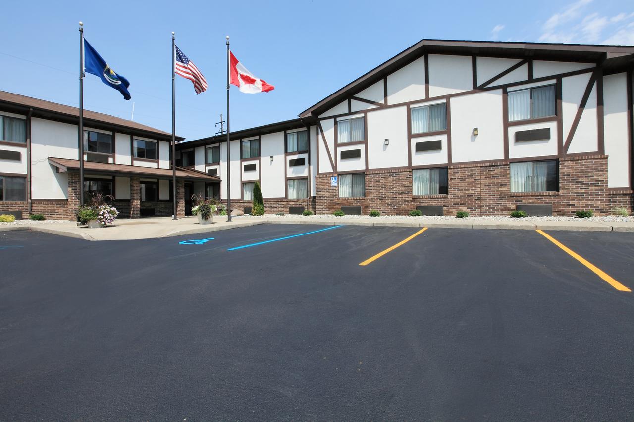 Americas Best Value Inn & Suites-Birch Run - thumb 2