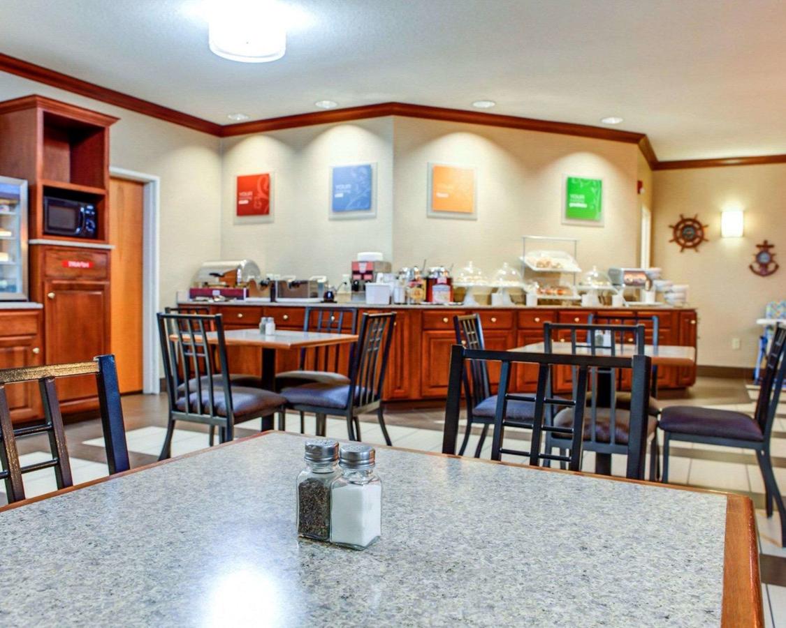 Comfort Suites Stevensville â€“ St. Joseph - thumb 12
