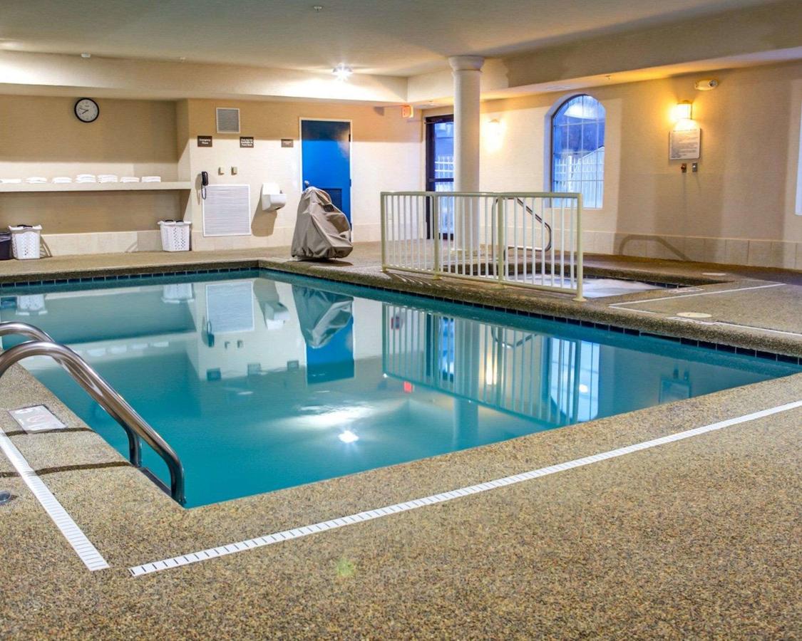 Comfort Suites Stevensville â€“ St. Joseph - thumb 6