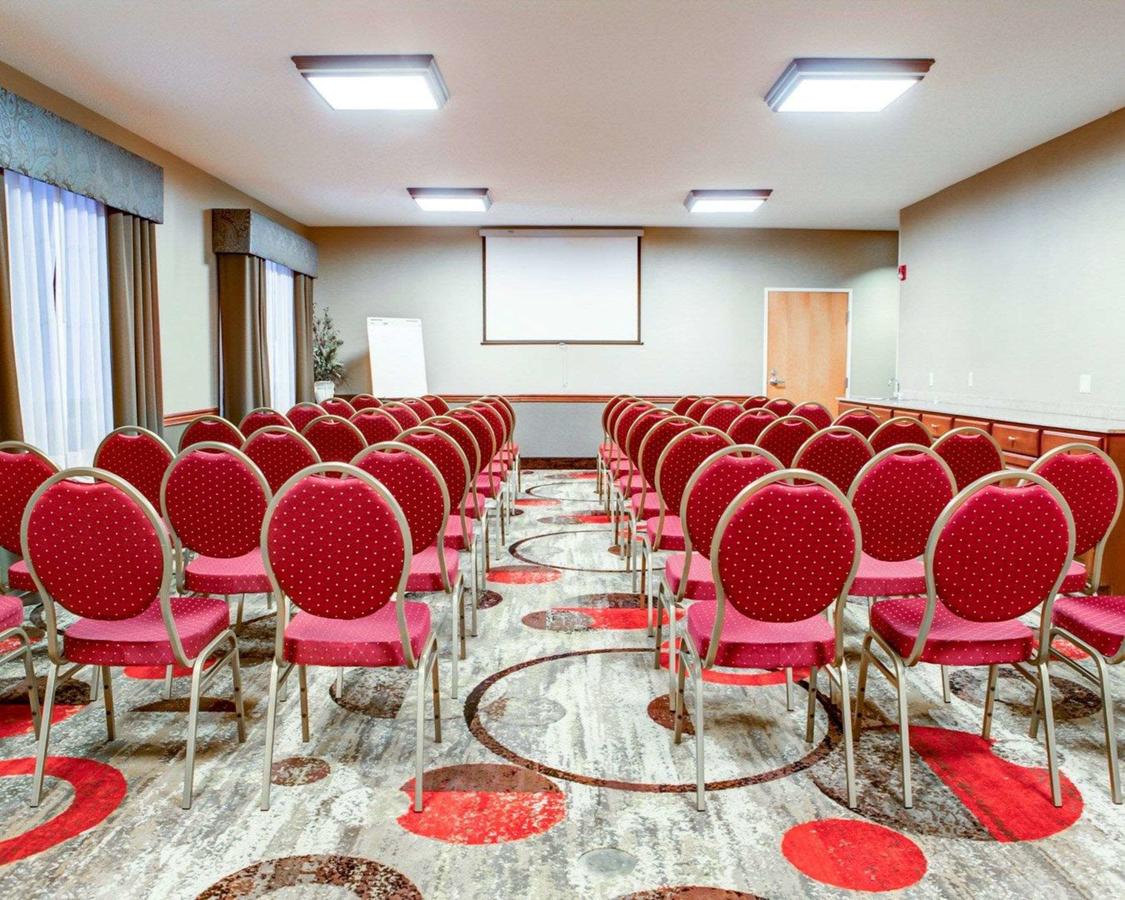 Comfort Suites Stevensville â€“ St. Joseph - thumb 17