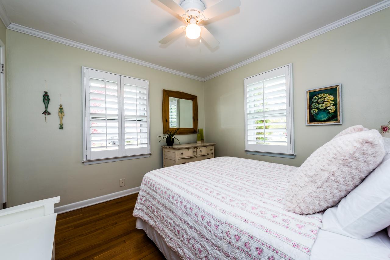 A Little Stone Beach House - thumb 29