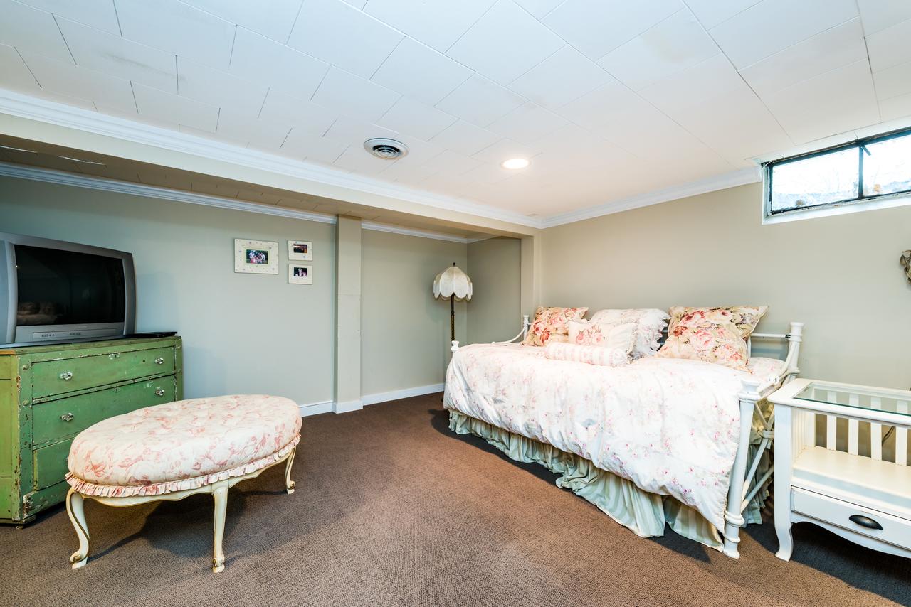 A Little Stone Beach House - thumb 18