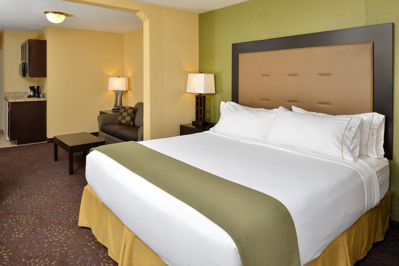 Holiday Inn Express Hotel & Suites Charlotte - thumb 7