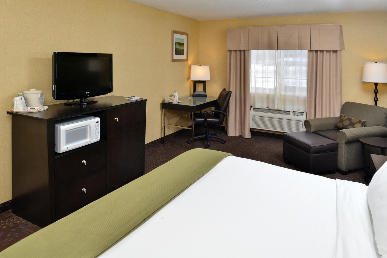 Holiday Inn Express Hotel & Suites Charlotte - thumb 17