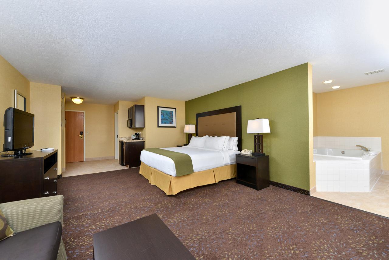 Holiday Inn Express Hotel & Suites Charlotte - thumb 26