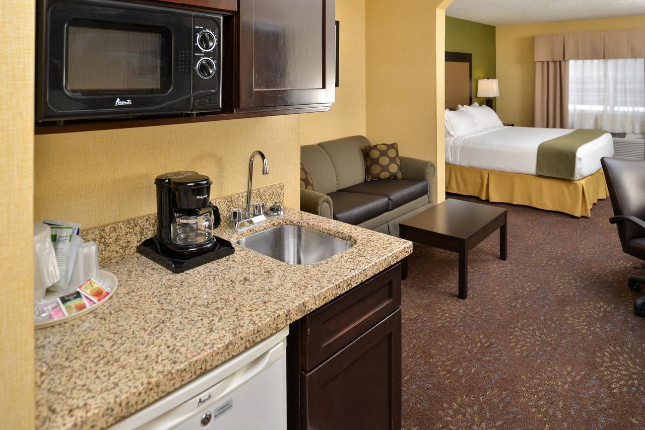 Holiday Inn Express Hotel & Suites Charlotte - thumb 9