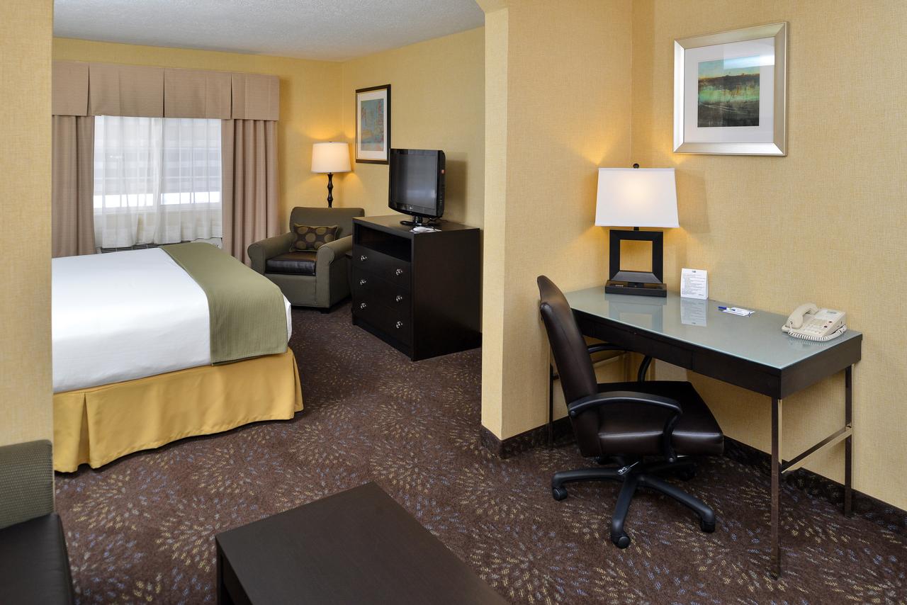 Holiday Inn Express Hotel & Suites Charlotte - thumb 21