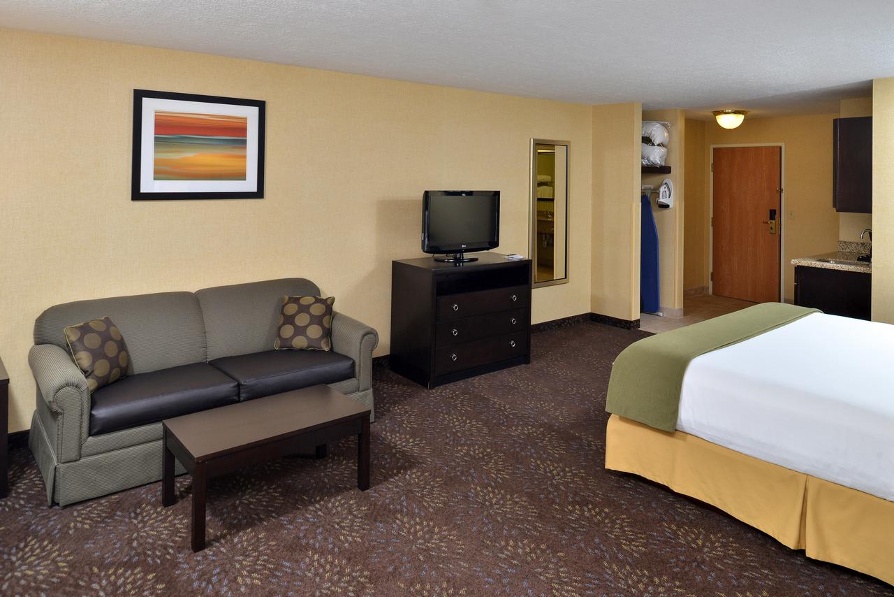 Holiday Inn Express Hotel & Suites Charlotte - thumb 2