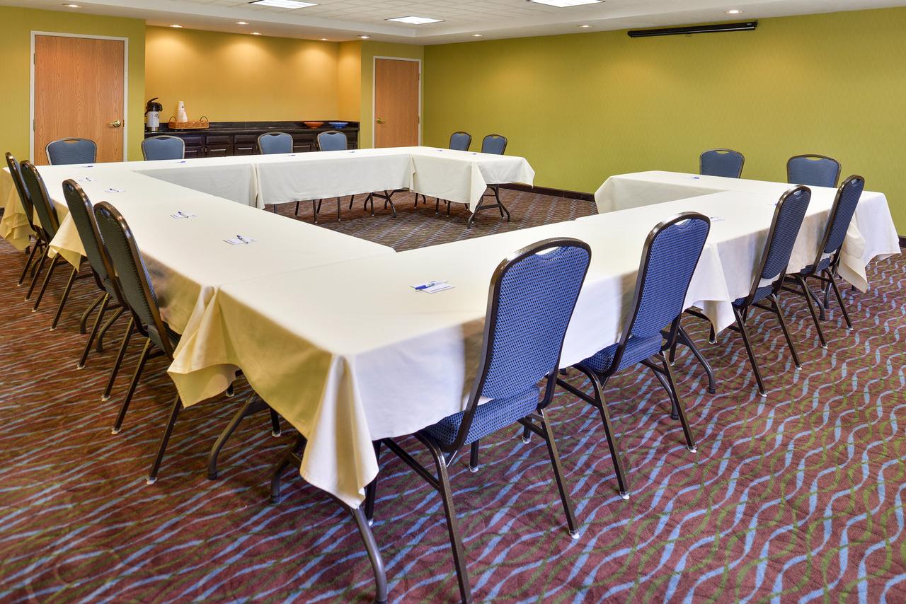 Holiday Inn Express Hotel & Suites Charlotte - thumb 15
