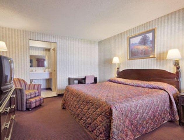 Knights Inn East Lansing - thumb 10