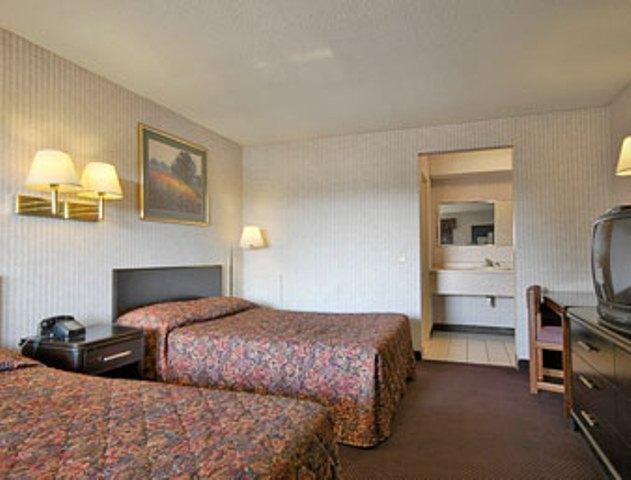 Knights Inn East Lansing - thumb 9