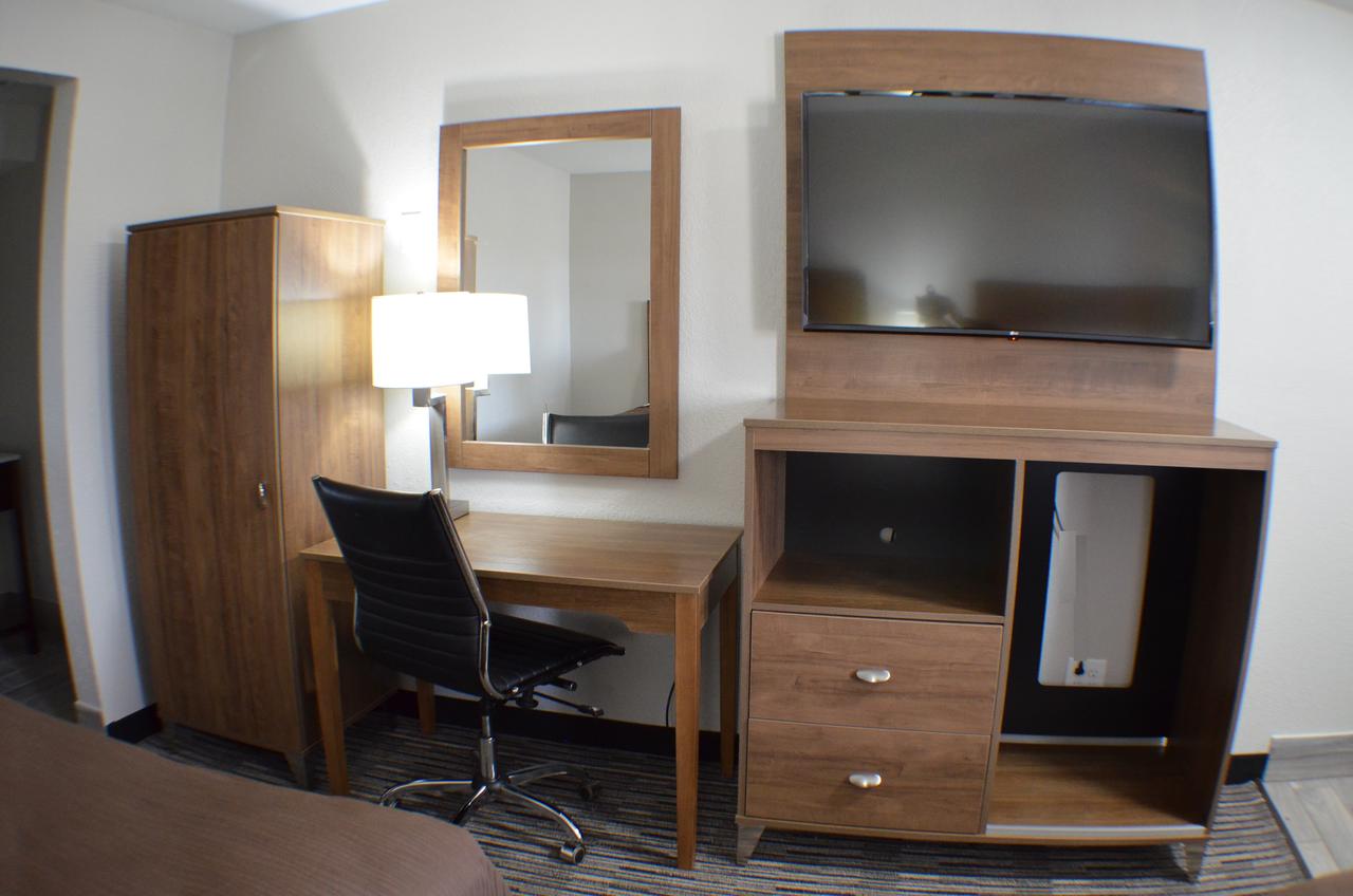 Knights Inn East Lansing - thumb 4