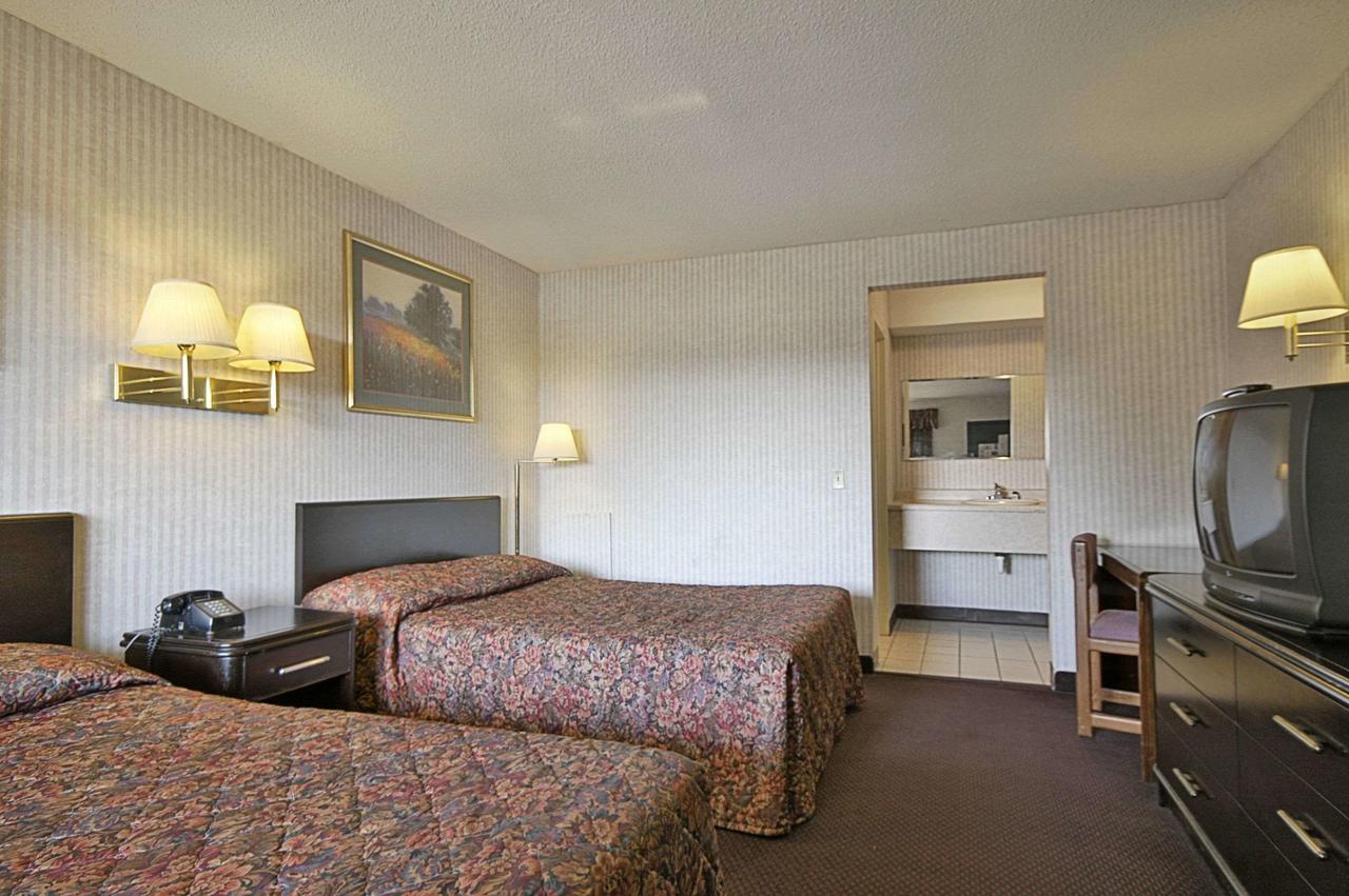 Knights Inn East Lansing - thumb 17