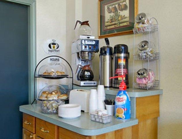 Knights Inn East Lansing - thumb 13