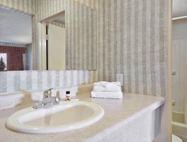 Knights Inn East Lansing - thumb 12