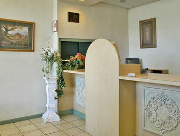 Knights Inn East Lansing - thumb 11