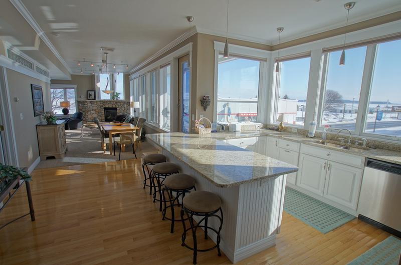 Pier Harbor #2, Condo At Saint Ignace - thumb 0