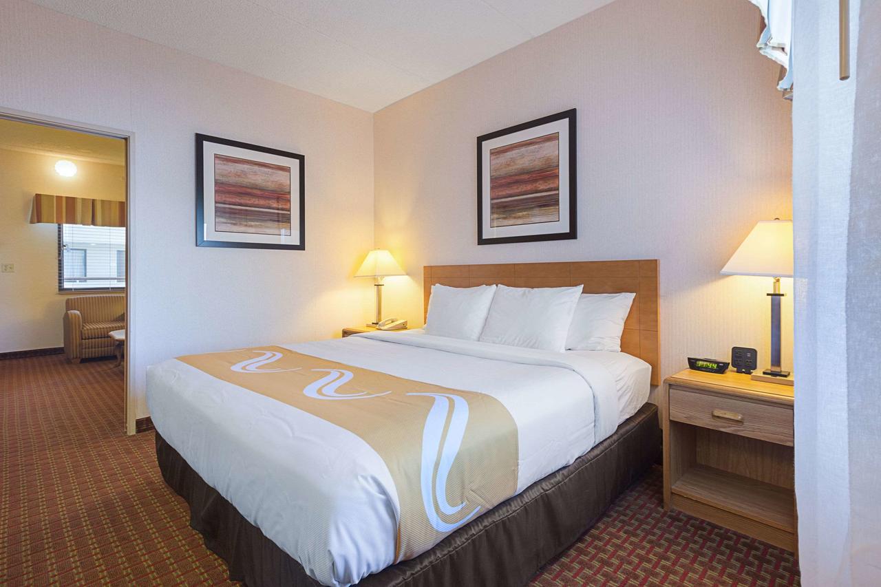 Quality Suites Hotel - Lansing - thumb 25