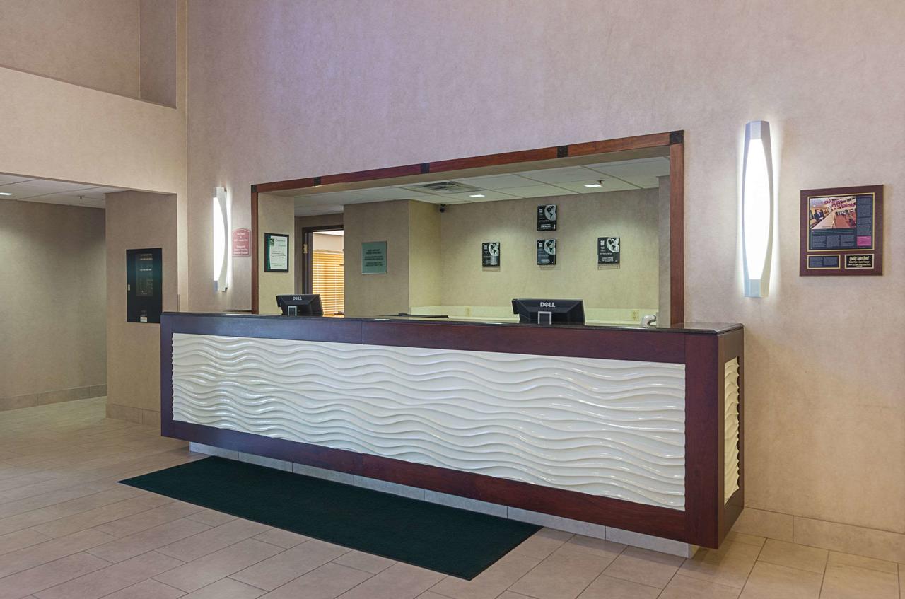Quality Suites Hotel - Lansing - thumb 21