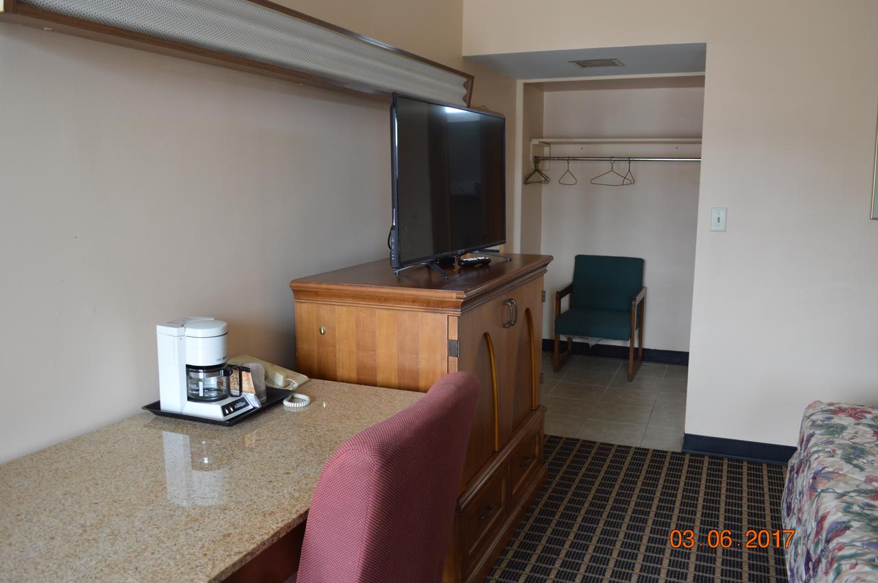 Budget Inn Of Bay City - thumb 12