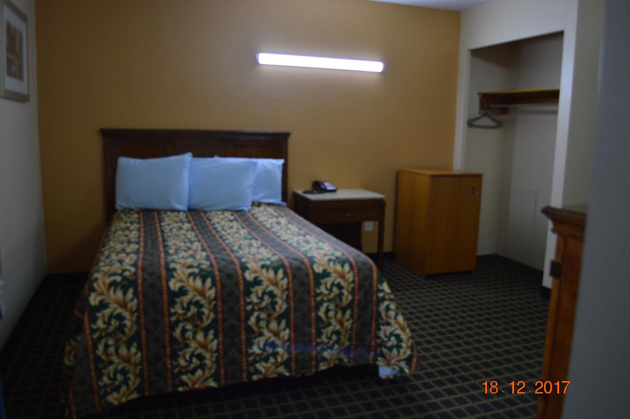 Budget Inn Of Bay City - thumb 3