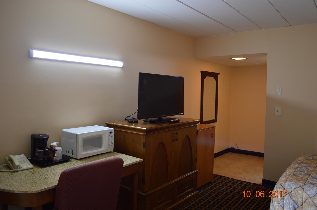 Budget Inn Of Bay City - thumb 11