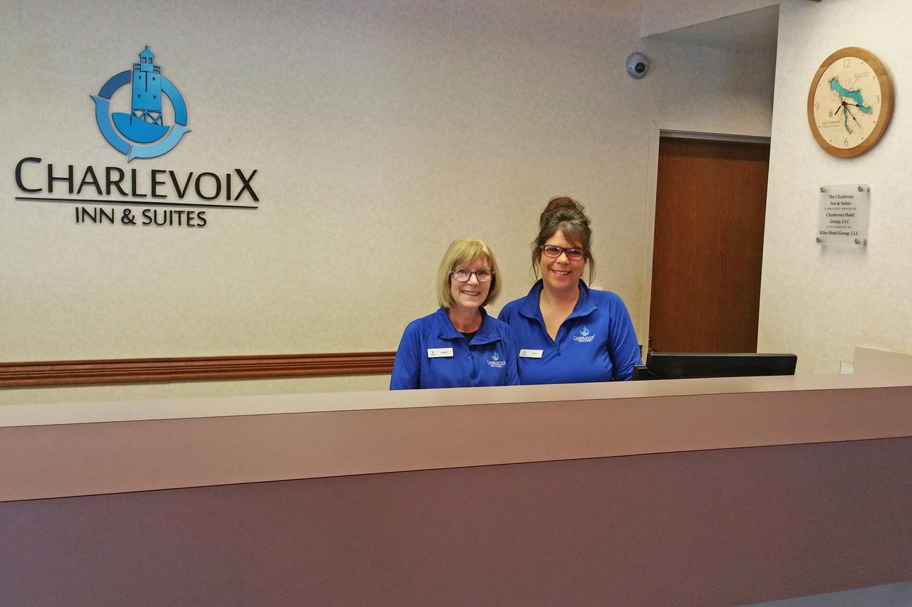 Charlevoix Inn & Suites - thumb 4