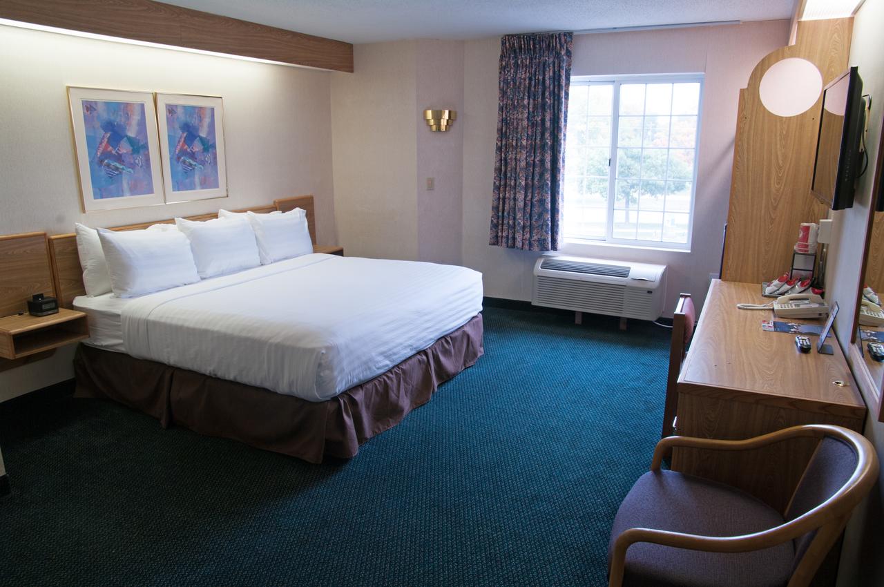 Charlevoix Inn & Suites - thumb 18