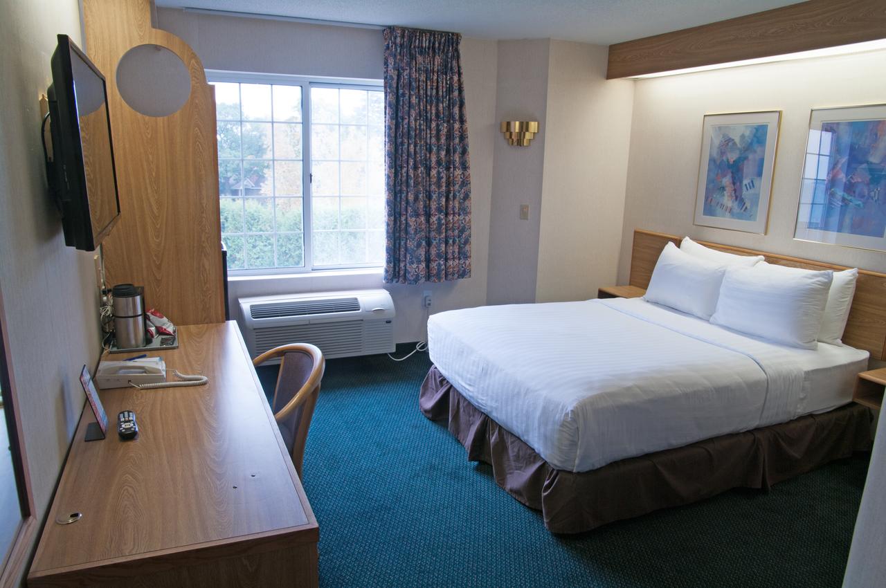 Charlevoix Inn & Suites - thumb 20